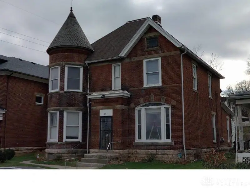 707 W High St