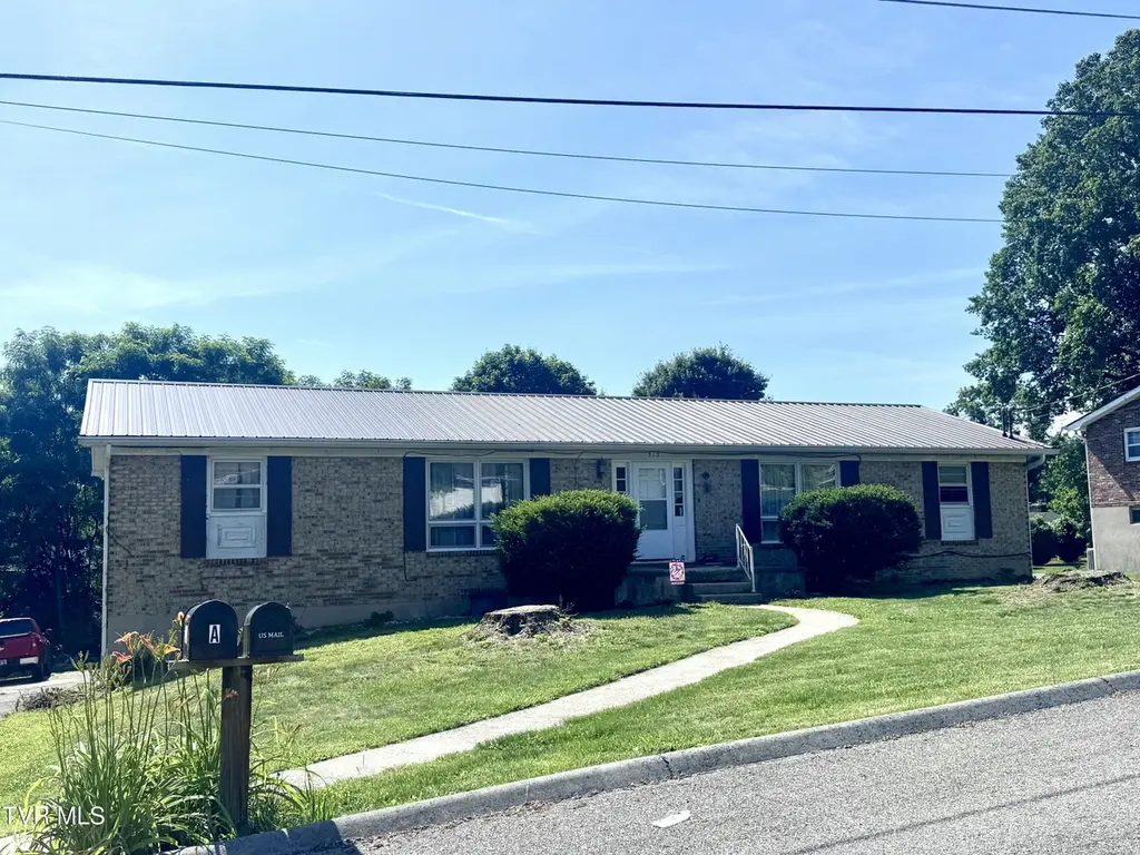 312 Brookwood Dr