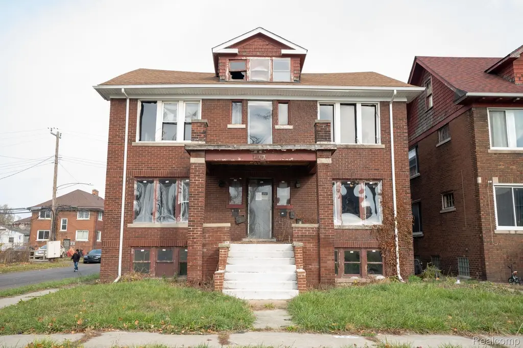 6420 Tuxedo St
