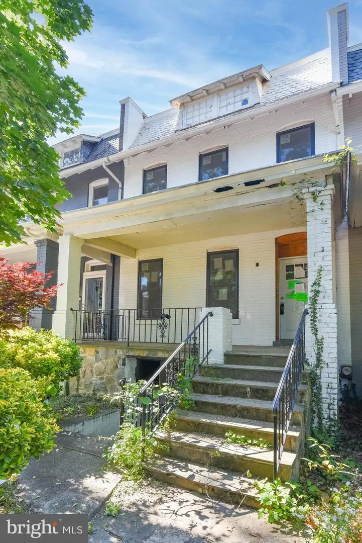 33 Franklin St NE