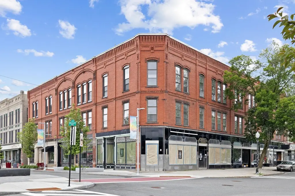 1 Pleasant St
