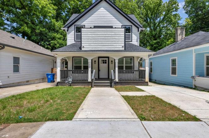 1090 Mcdaniel St SW