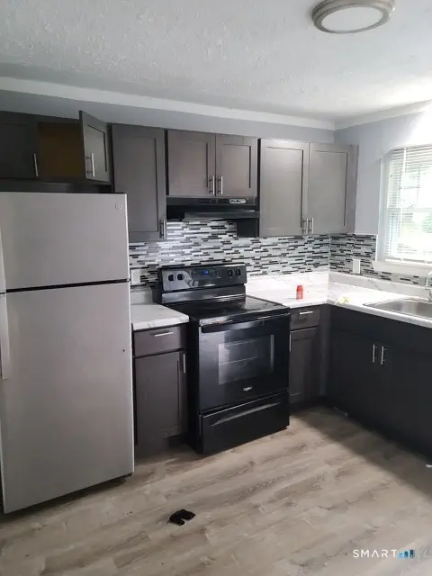 50 Angel Dr Apt D