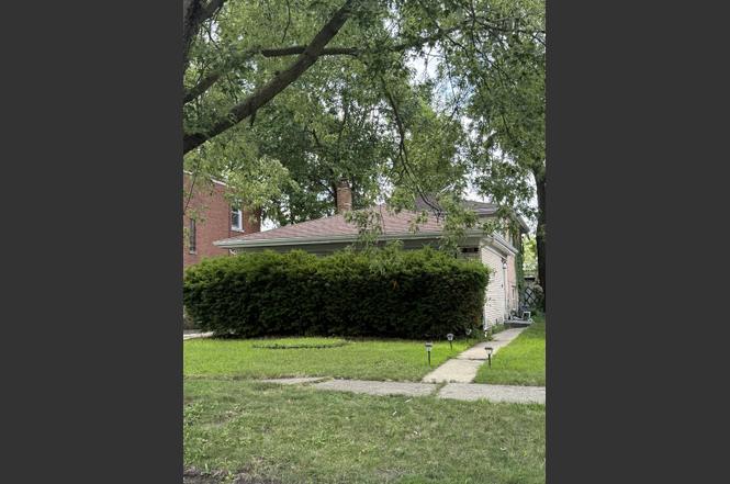 310 W 145th Pl