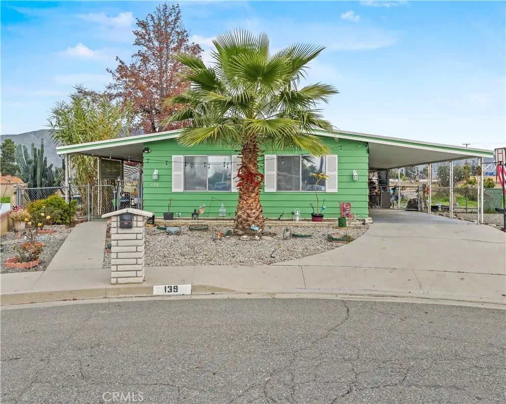 139 N Palomar