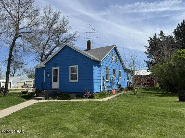 301 North St E
