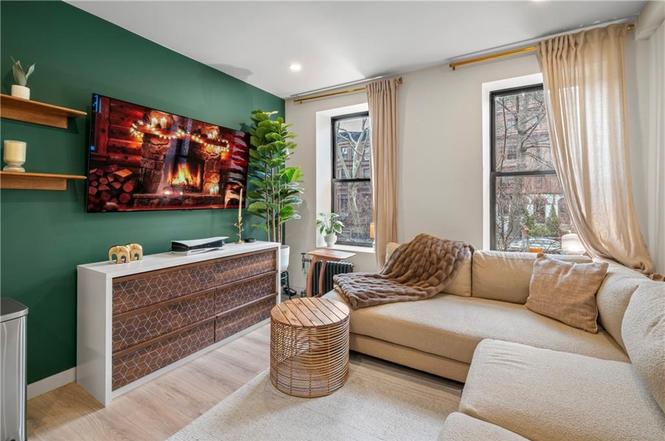 300 8th Ave Unit 1m