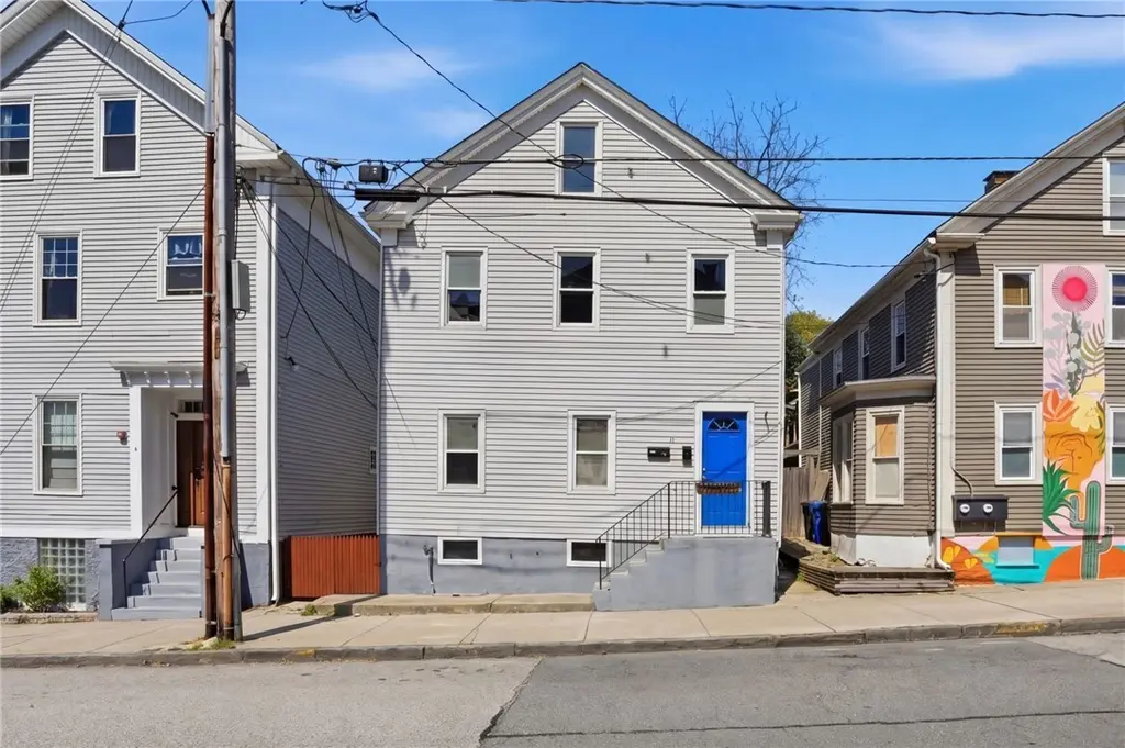 8 Mann Ave