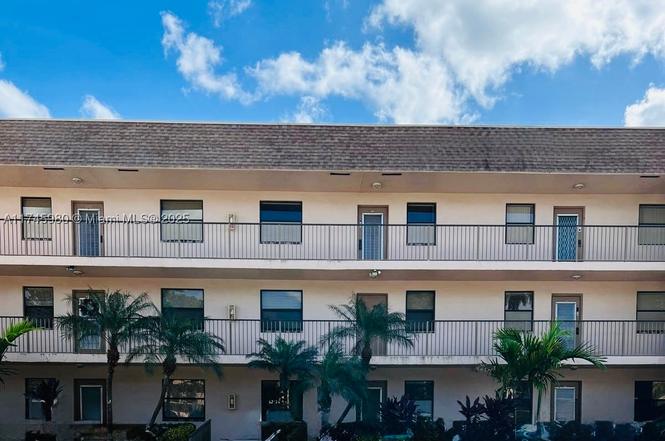 10332 Sunrise Lakes Blvd #103