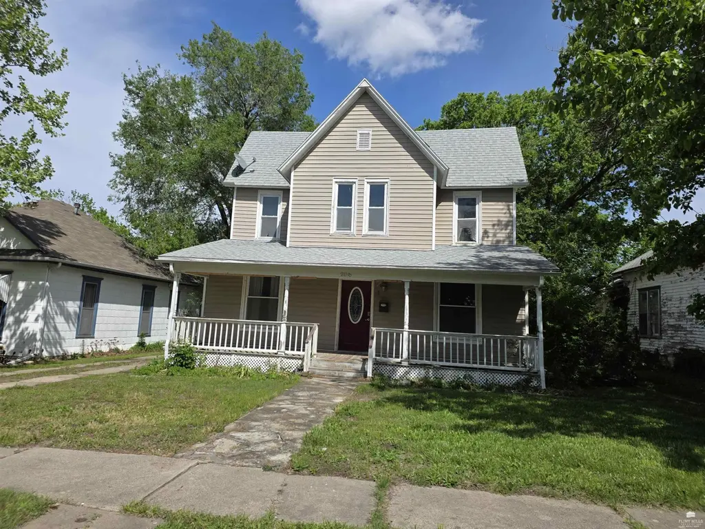 208 S C St