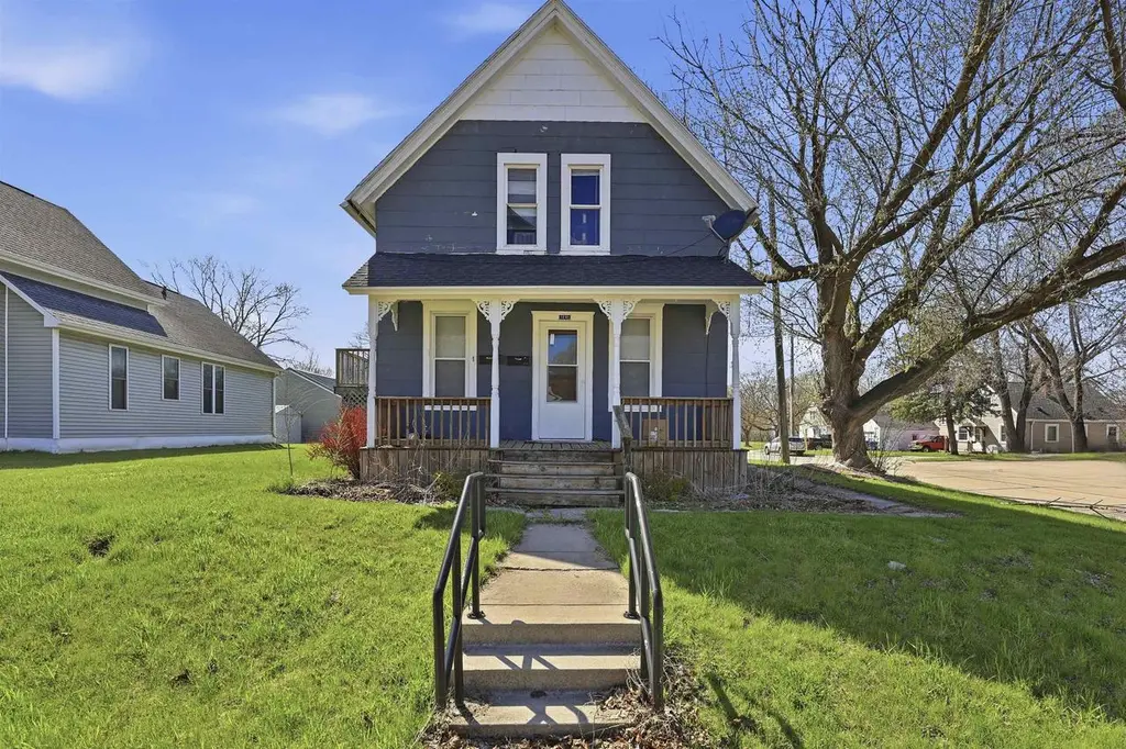 1201 Crooks Ave