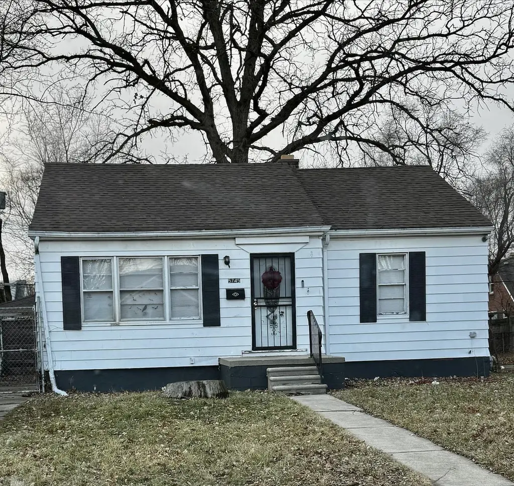 5745 Farmbrook St