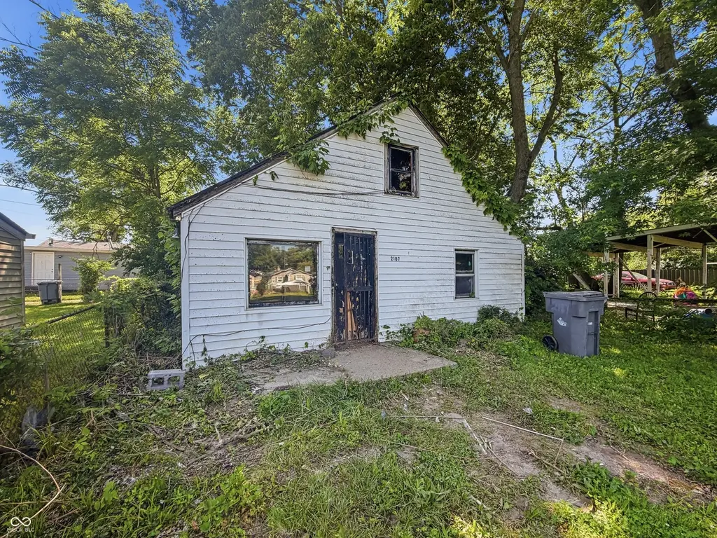 2187 White Ave