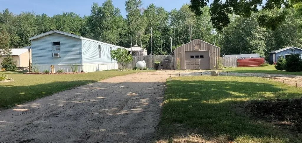 203 Fairview Blvd Lot : 14/15