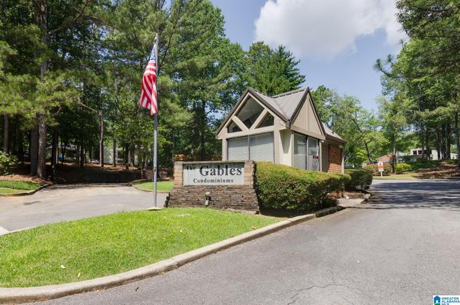 301 Gables Dr #301