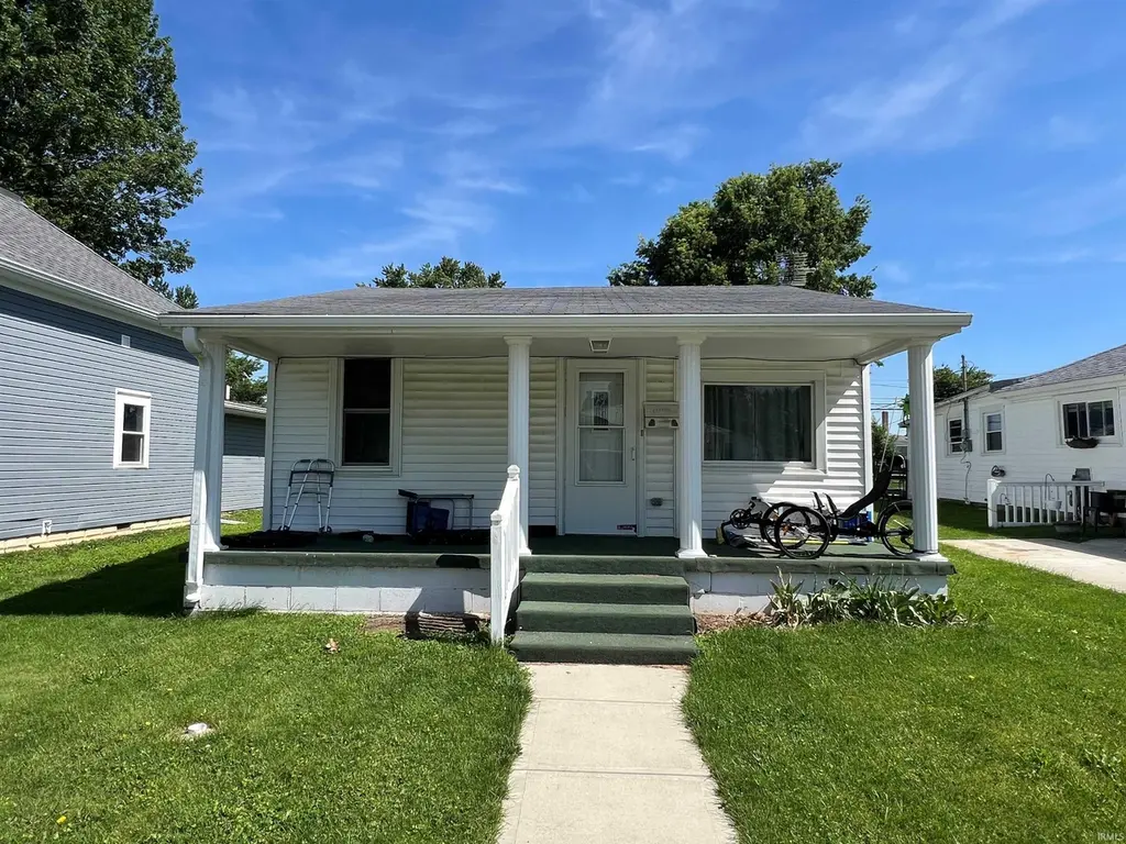 222 E Walnut St