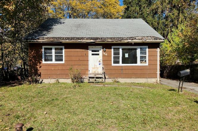 144 Oakdale Dr