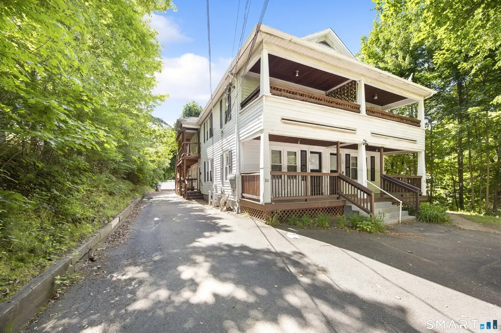 18 Arch St