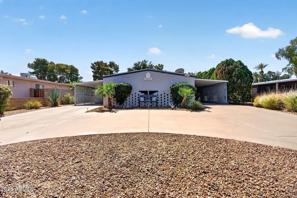 9039 E Fairway Blvd