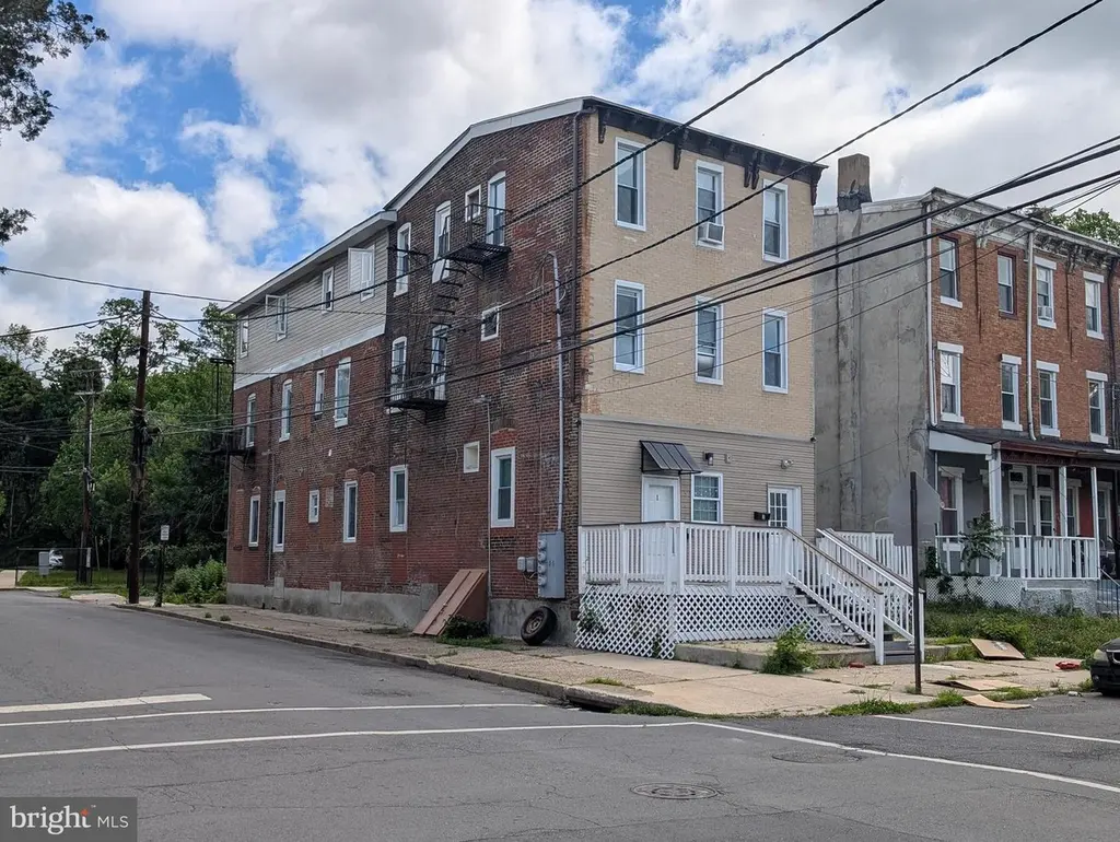 560 Edgewood Ave