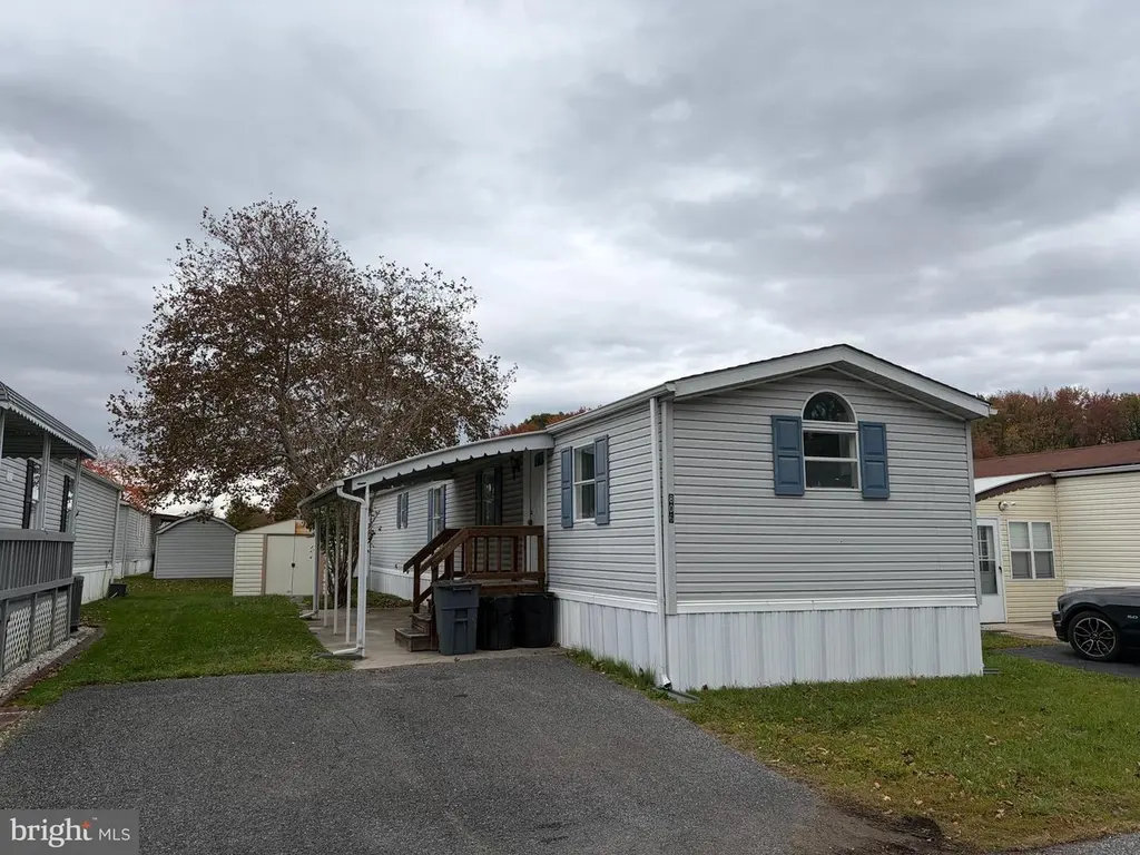 806 Leswood Ct