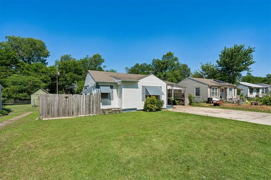 626 Rancho Dr