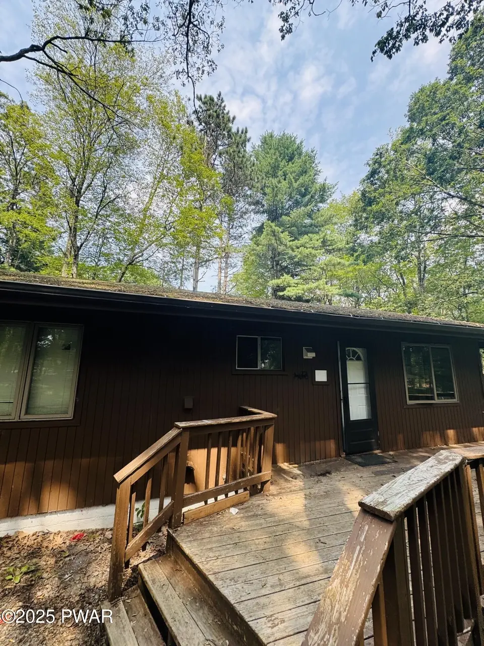 211 Hillside Dr
