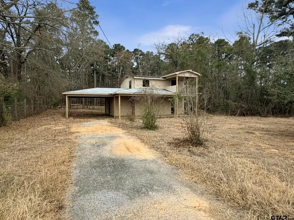 380 Woodhue Dr