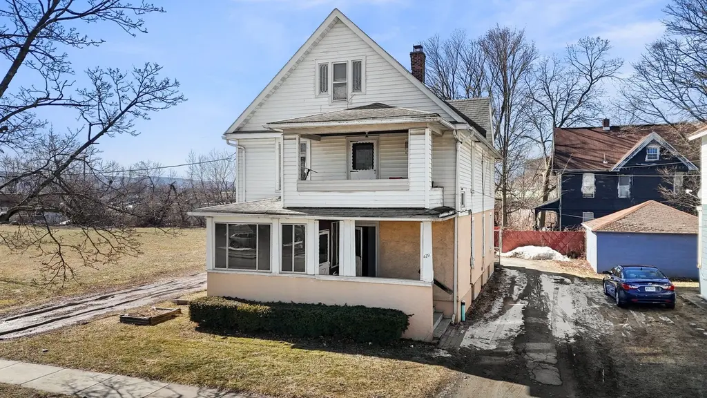 429 Chenango St