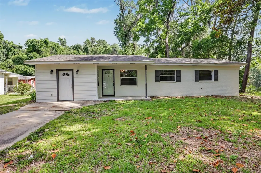 2898 Bell Dr