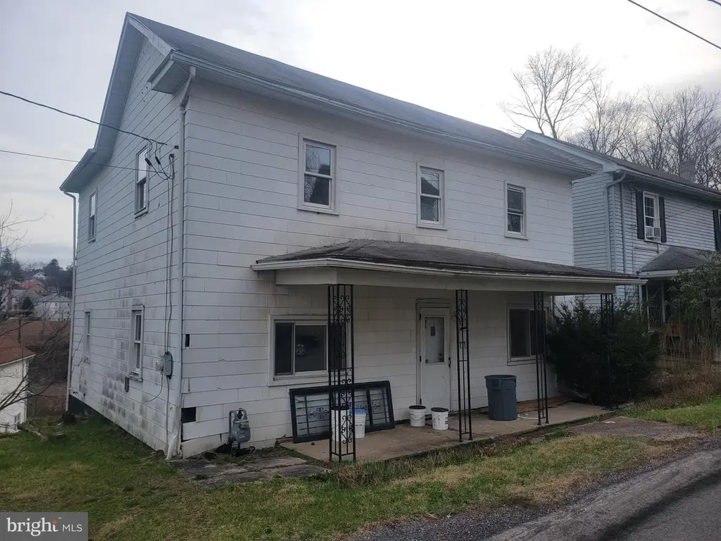 48 Mill St