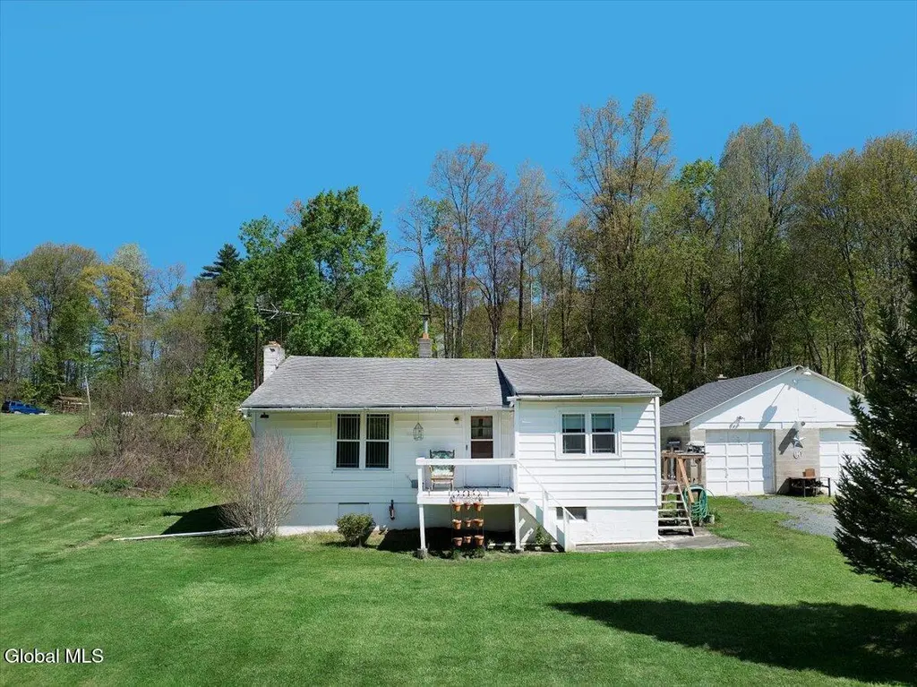 352 Hansen Rd