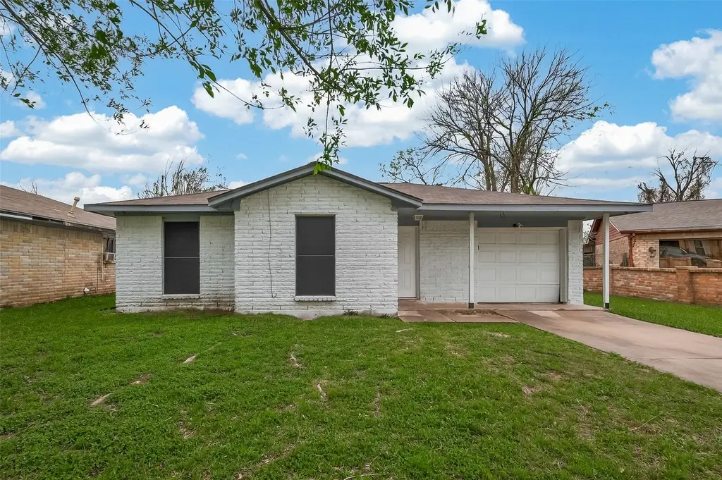 12811 Roandale Dr