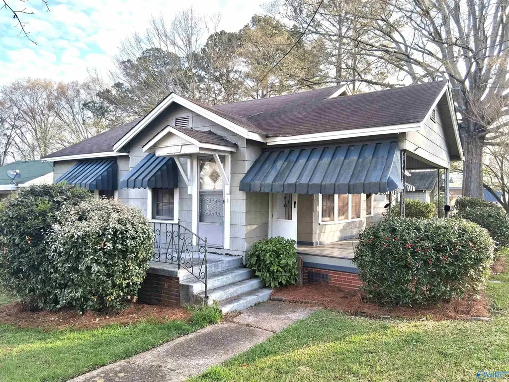 512 Elm Ave