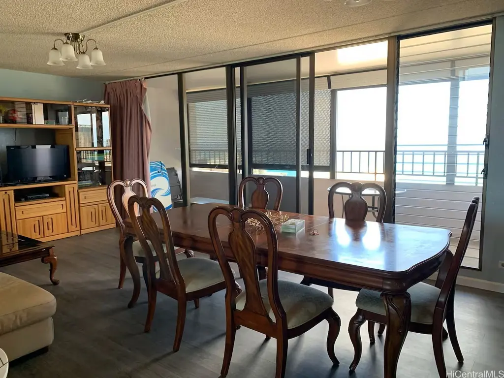 2240 Kuhio Ave #3204