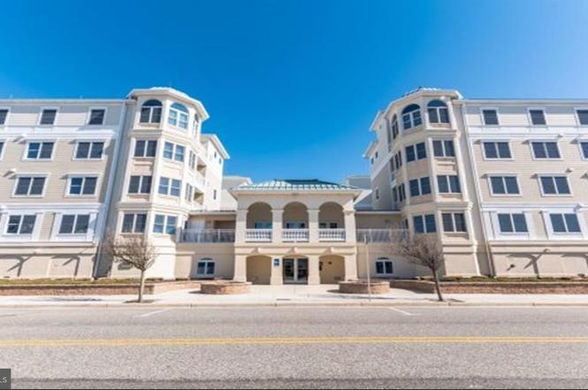 101 W Spruce Ave #113