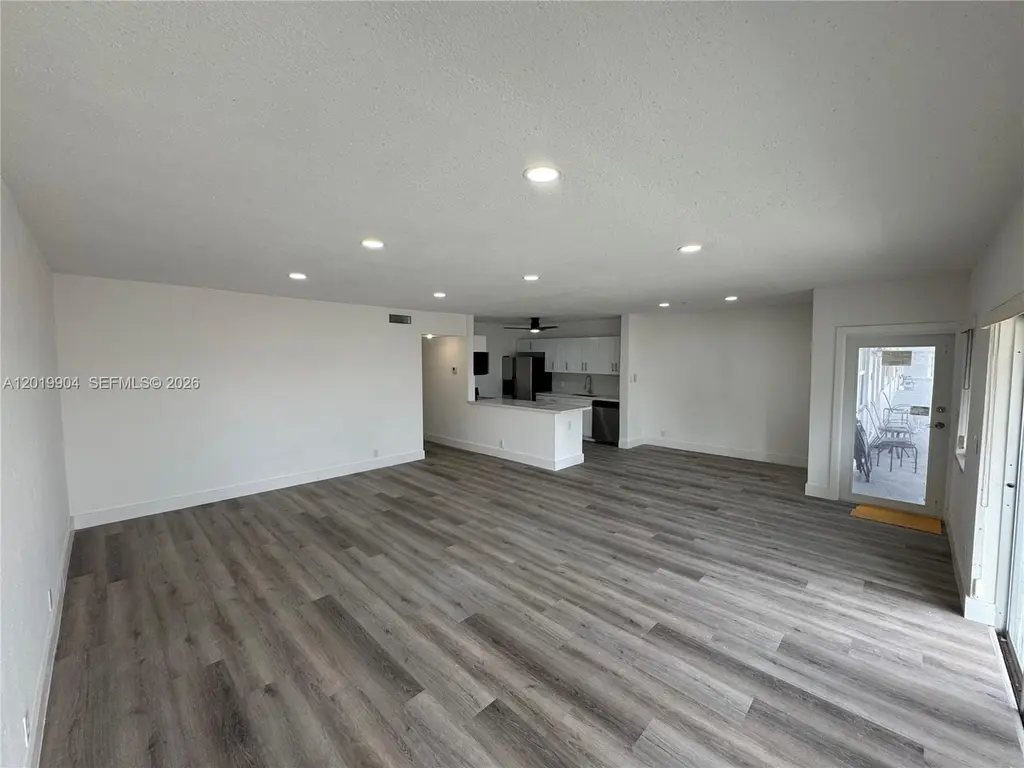 630 Layne Blvd #211