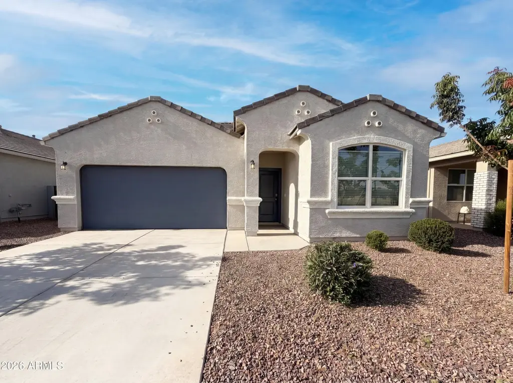18616 W Desert Hollow Dr
