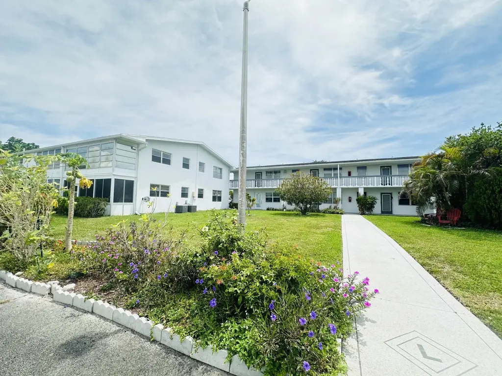 269 Farnham L