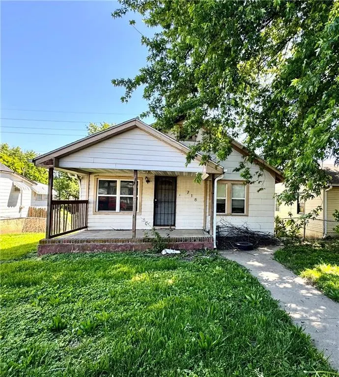 718 Thompson Ave