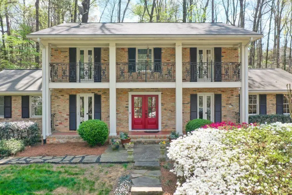 430 River Valley Rd NW