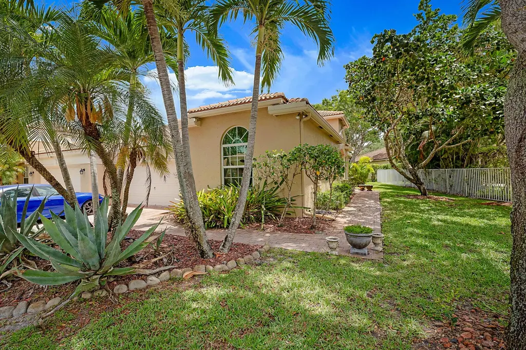 2568 Sandy Cay