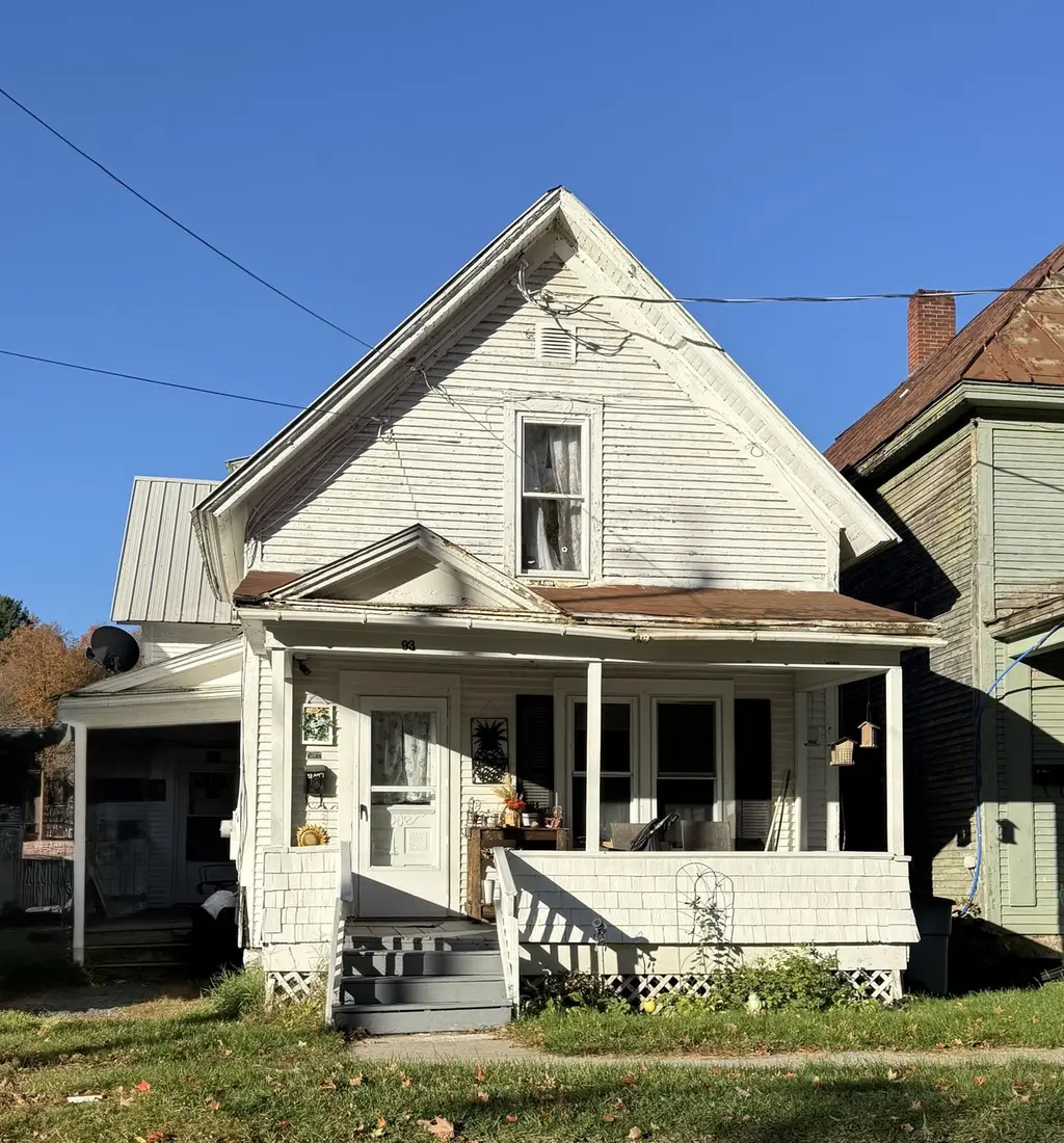 93 Catherine St