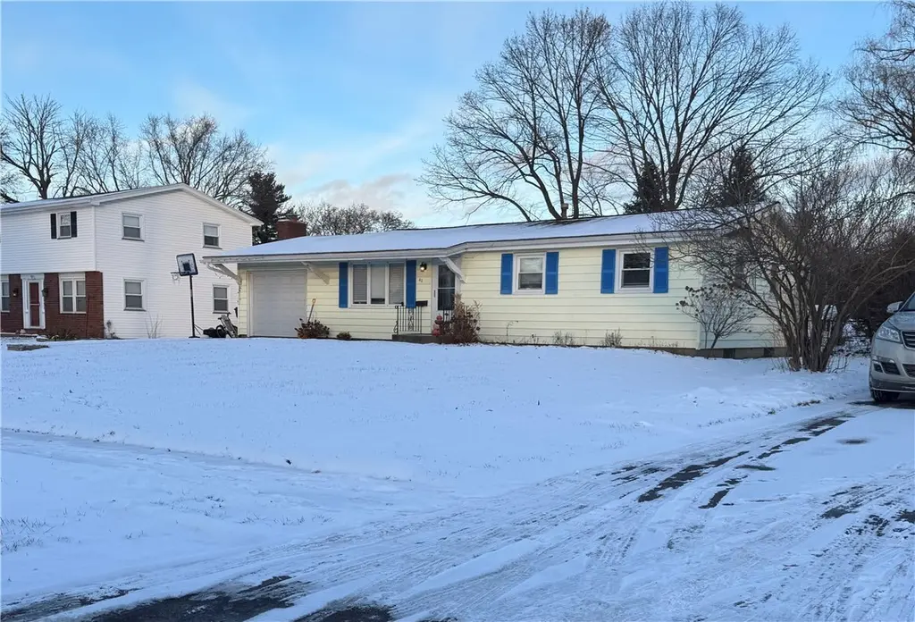 41 Grecian Pkwy