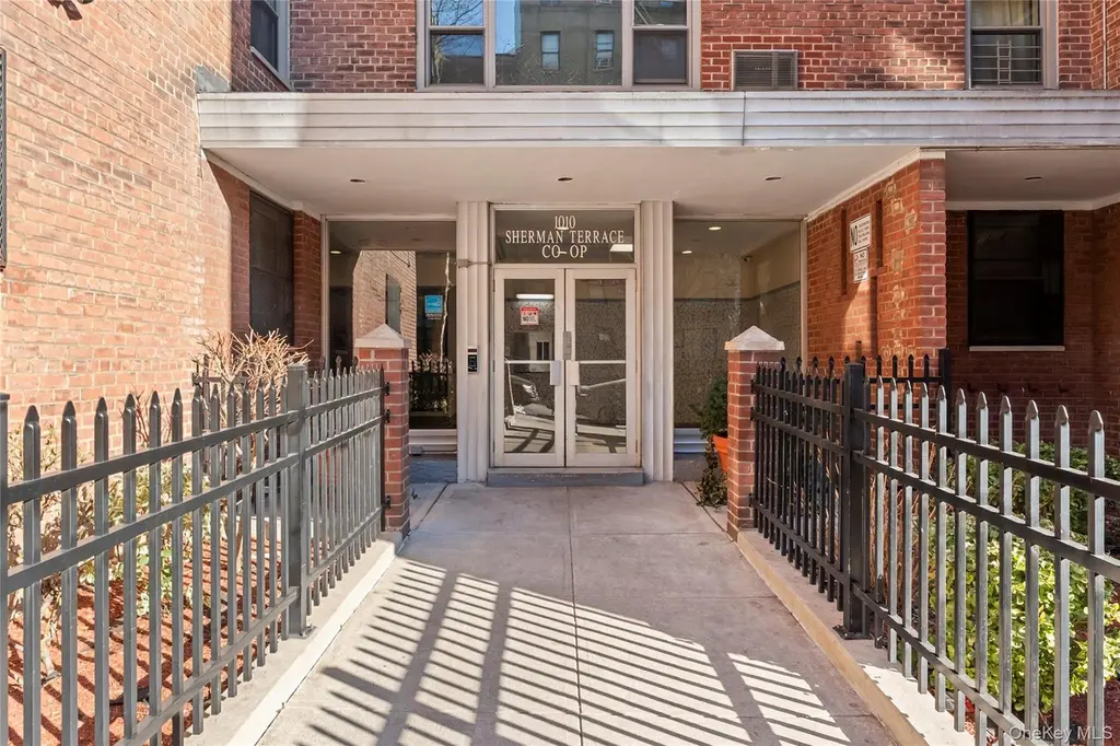 1010 Sherman Ave Unit 1B