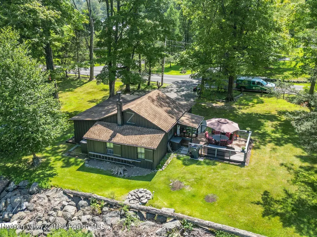 62 Watson Hollow Rd