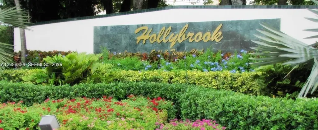 8911 S Hollybrook Blvd #106