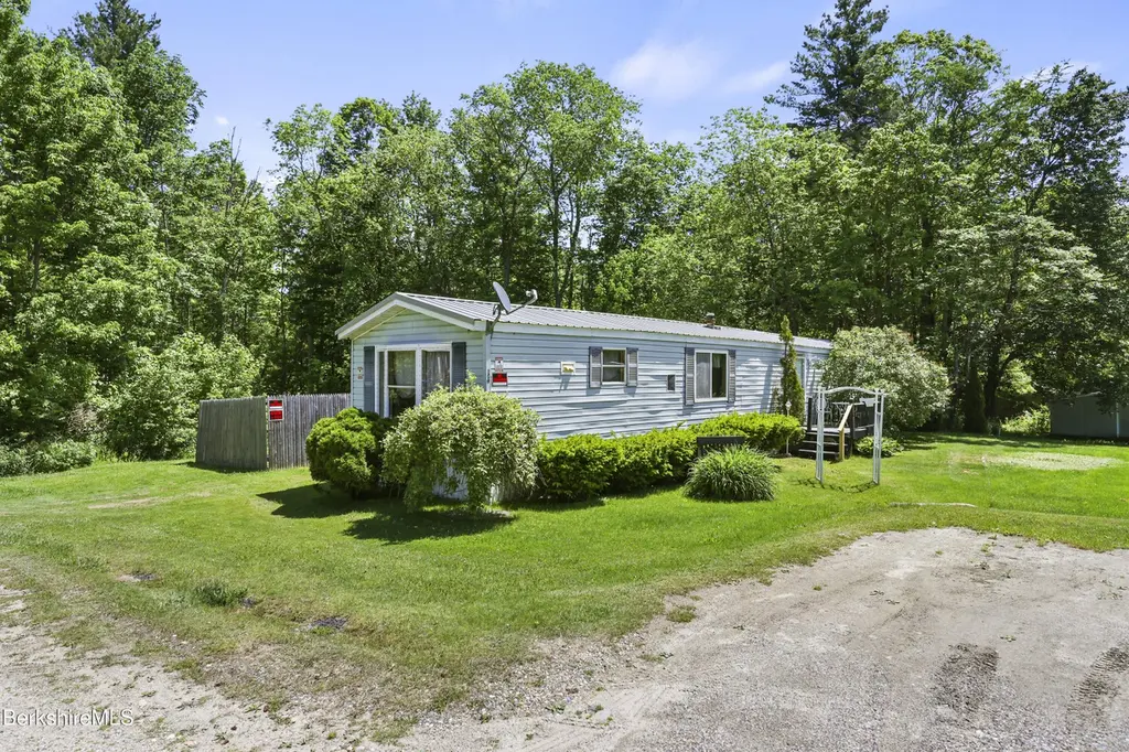 14 Alice Dr