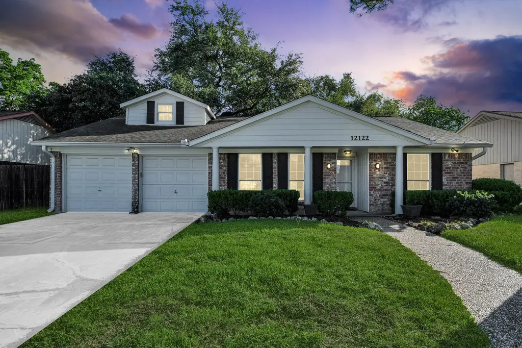 12122 Dorrance Ln