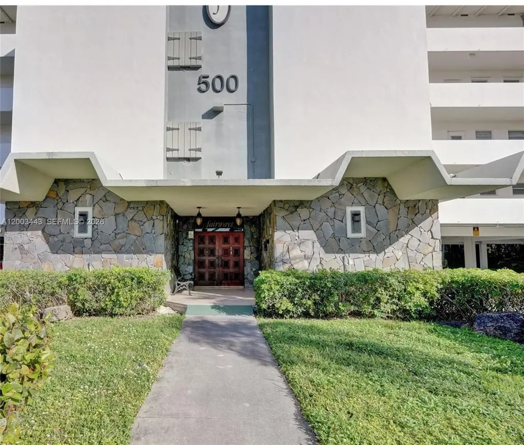 500 NE 14th Ave #306